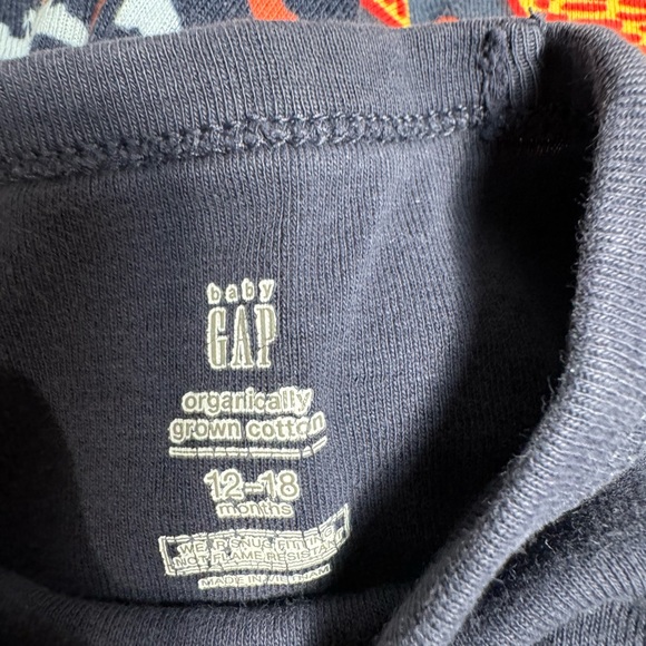 Baby Gap 2-piece pajama bundle of 4 sets organically grown cotton size 12-18 mo - Picture 2 of 3
